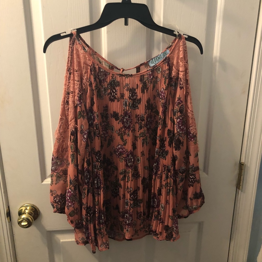 Francesca’s collection peach blouse